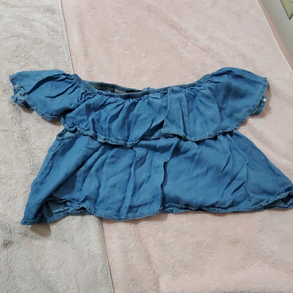 Shoulder less crop top